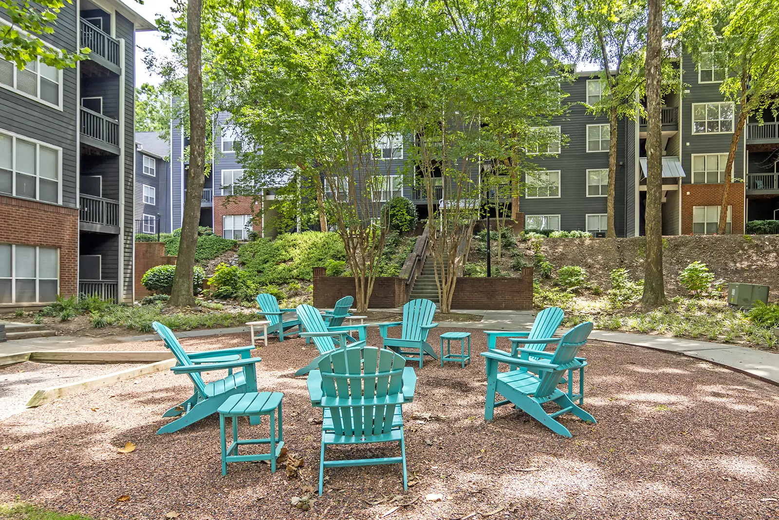luxury atlanta apartment courtyard seating
